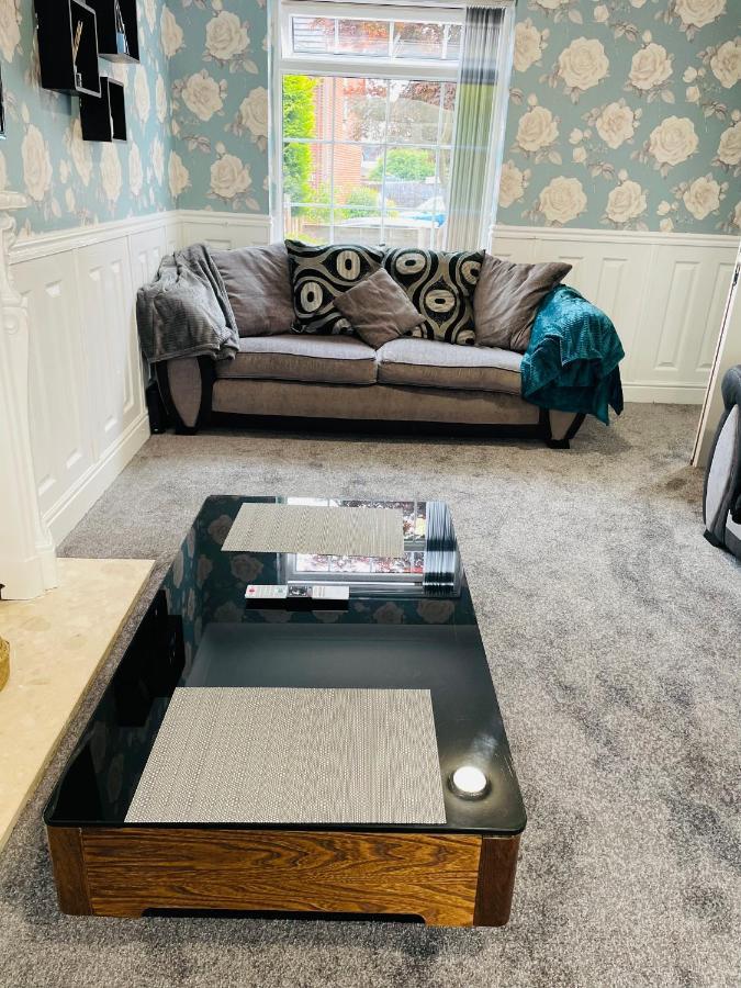 Alder House - A Modern Vibrant 4 Bedroom House Marston Green Exteriér fotografie
