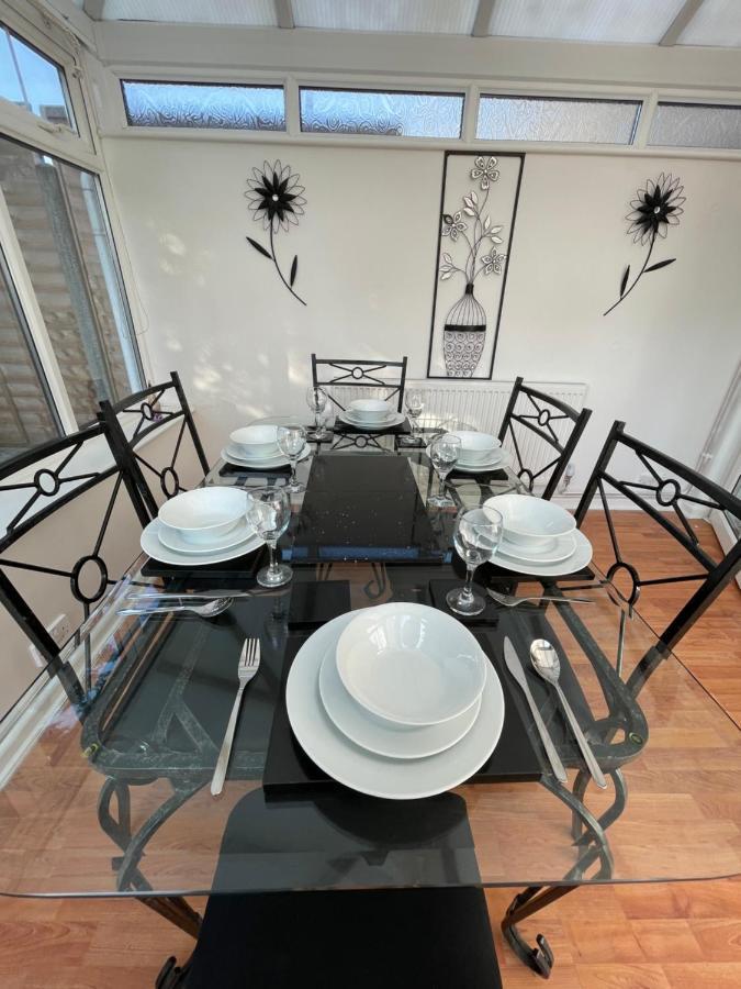 Alder House - A Modern Vibrant 4 Bedroom House Marston Green Exteriér fotografie